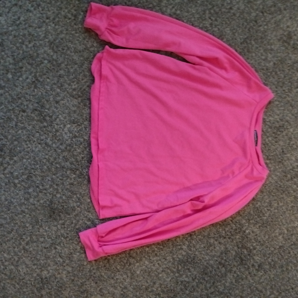 Romantic hut, small pink sweater